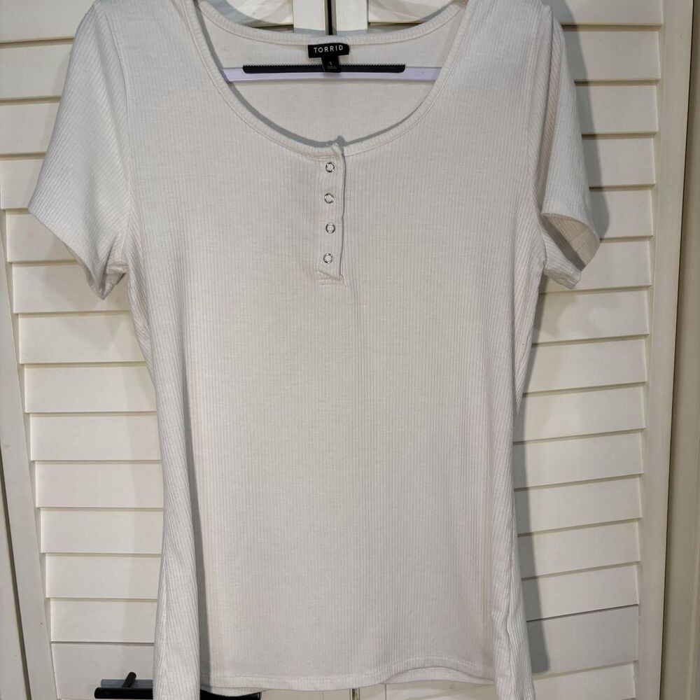 Torrid Women's White and Cream Shirt